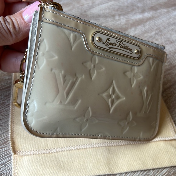 Louis Vuitton Poudre Monogram Vernis Pochette Cles Key and Change Holder Beige - Picture 16 of 17